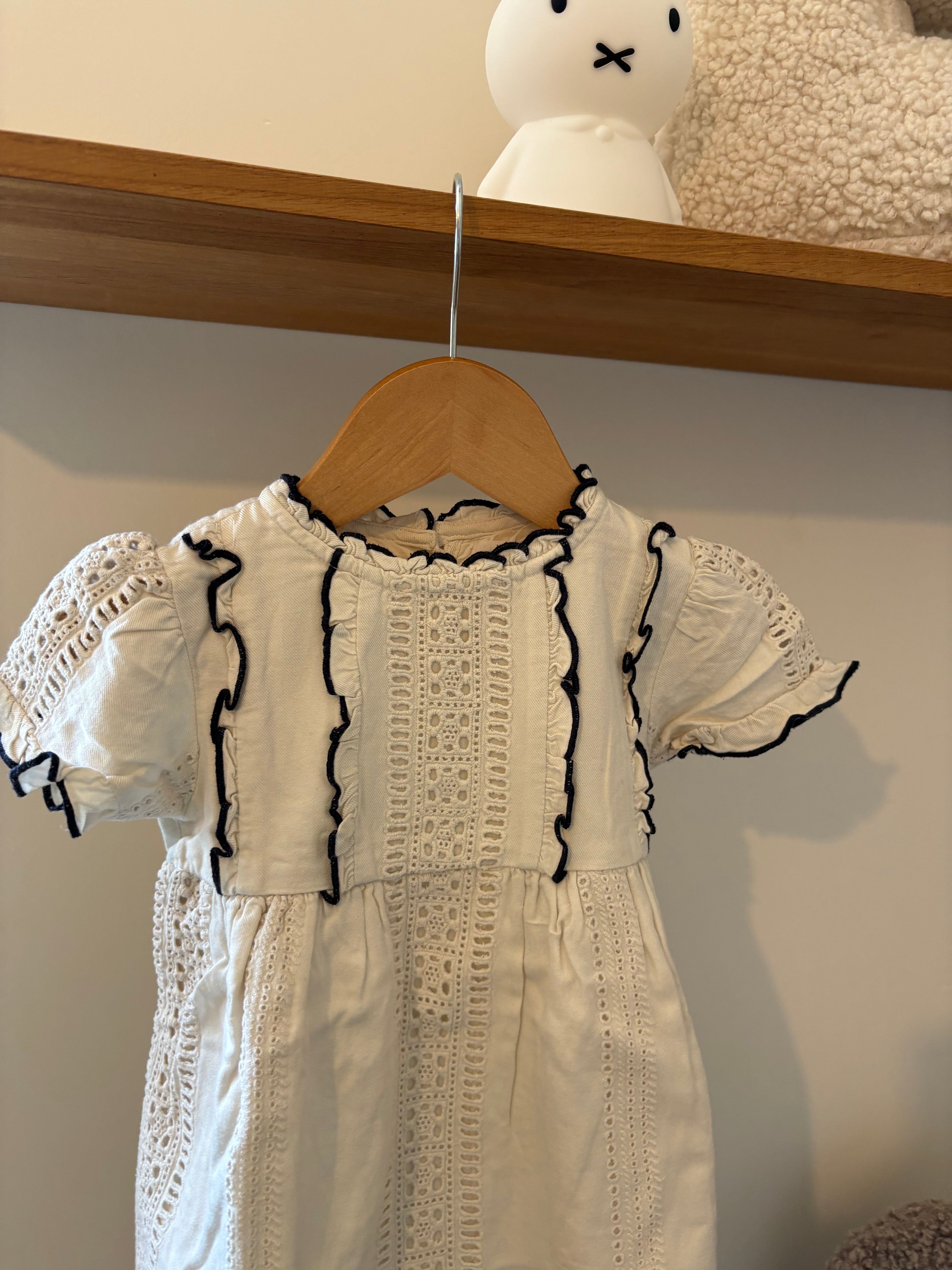 Zara - jurkje wit/blauw met broderie - 2Y
