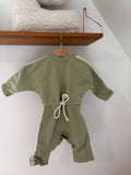Bonnie & The Gang - groene jumpsuit - 3/6M