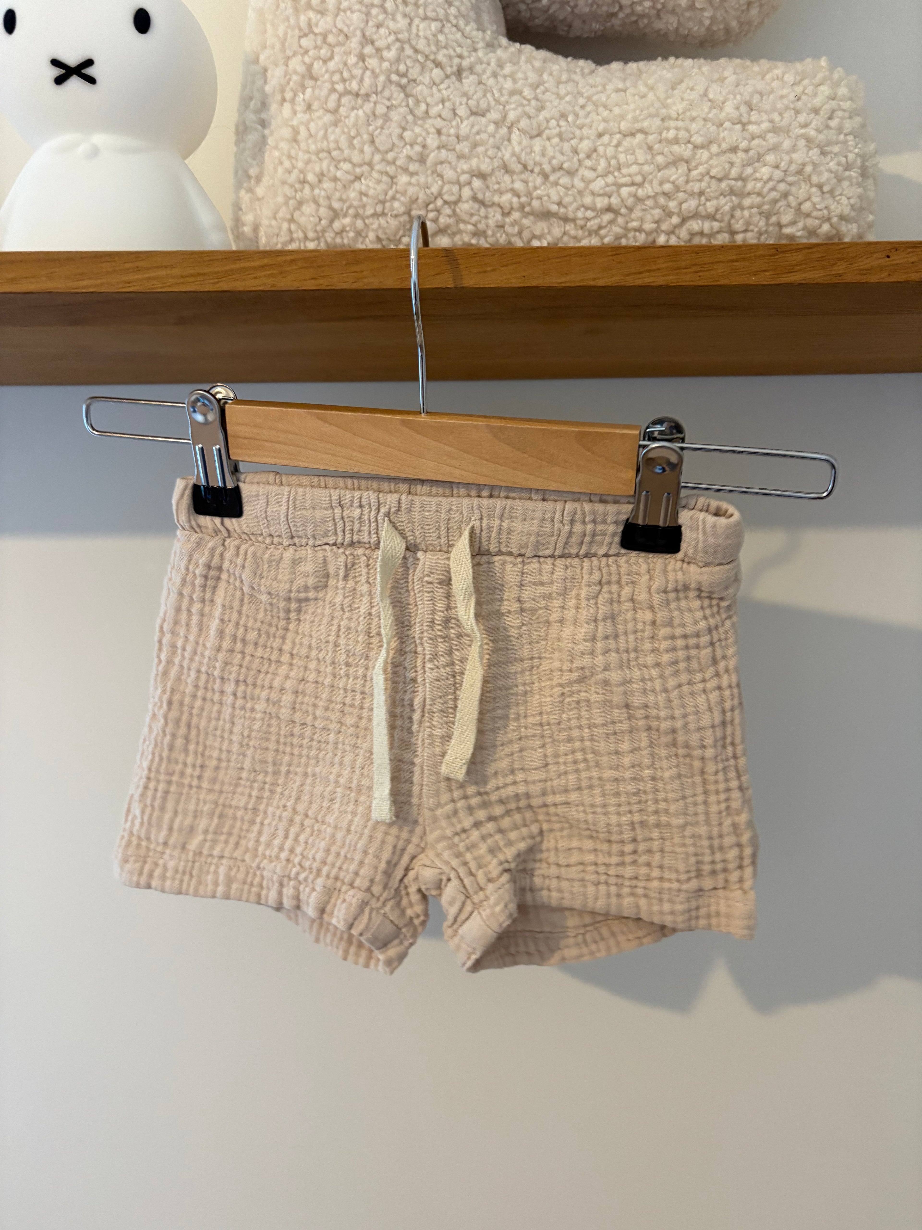 Hema - beige tetra shortje - 74