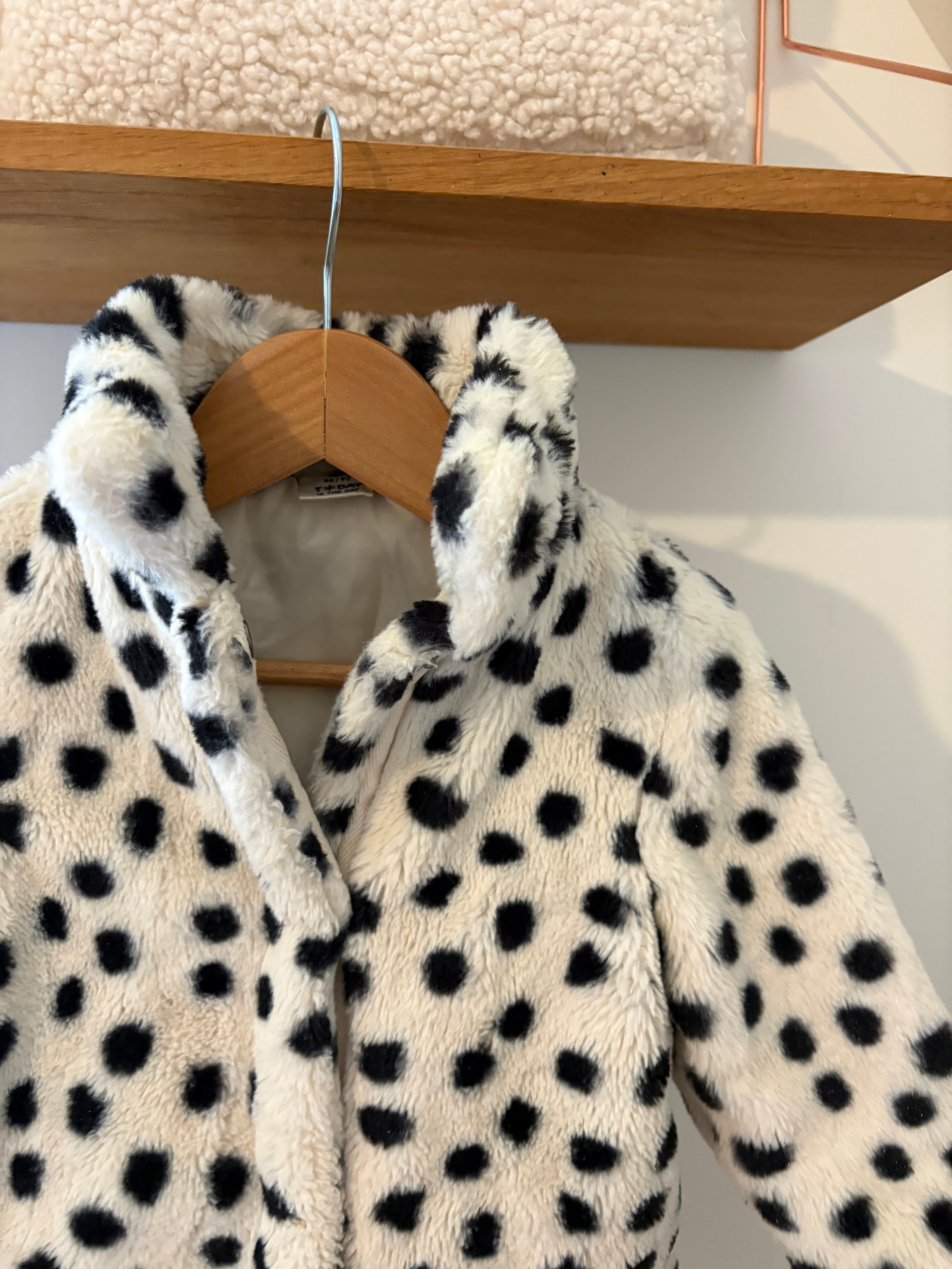 Hema - witte jas met zwarte stippen - 86/92