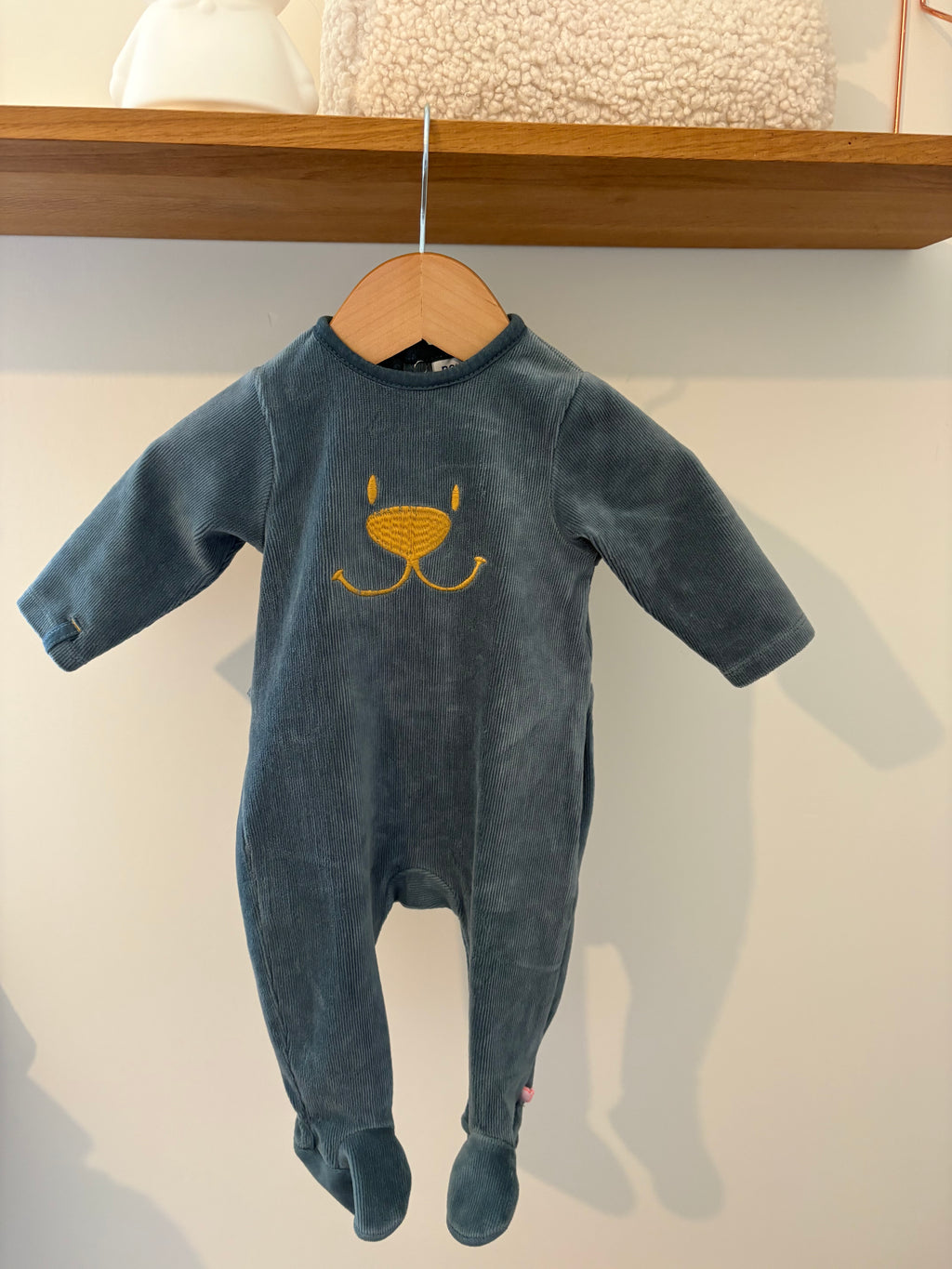 Noukies - blauwe pyjama met snoetje - 3M
