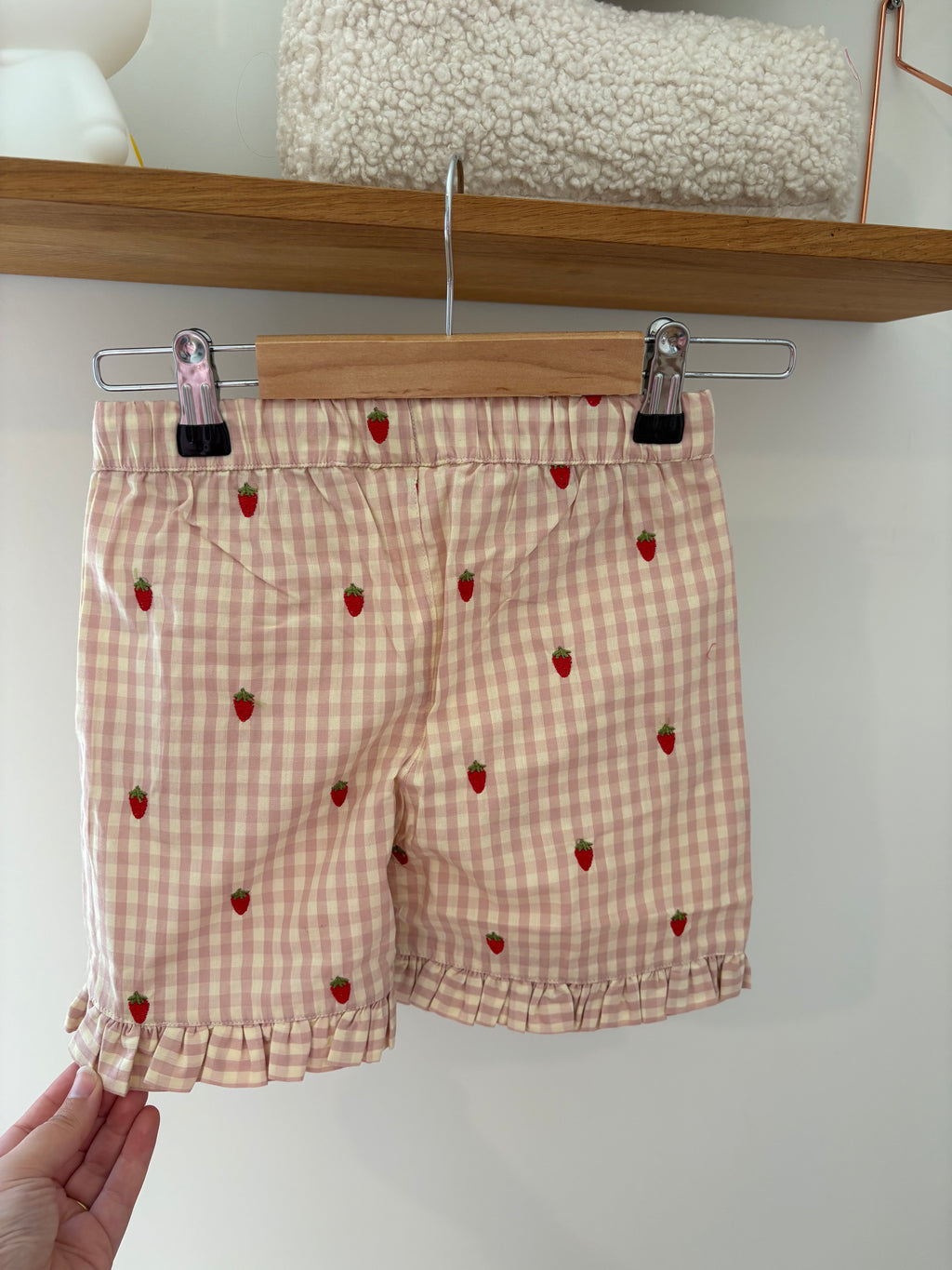 Floess - short met aardbeien - 116