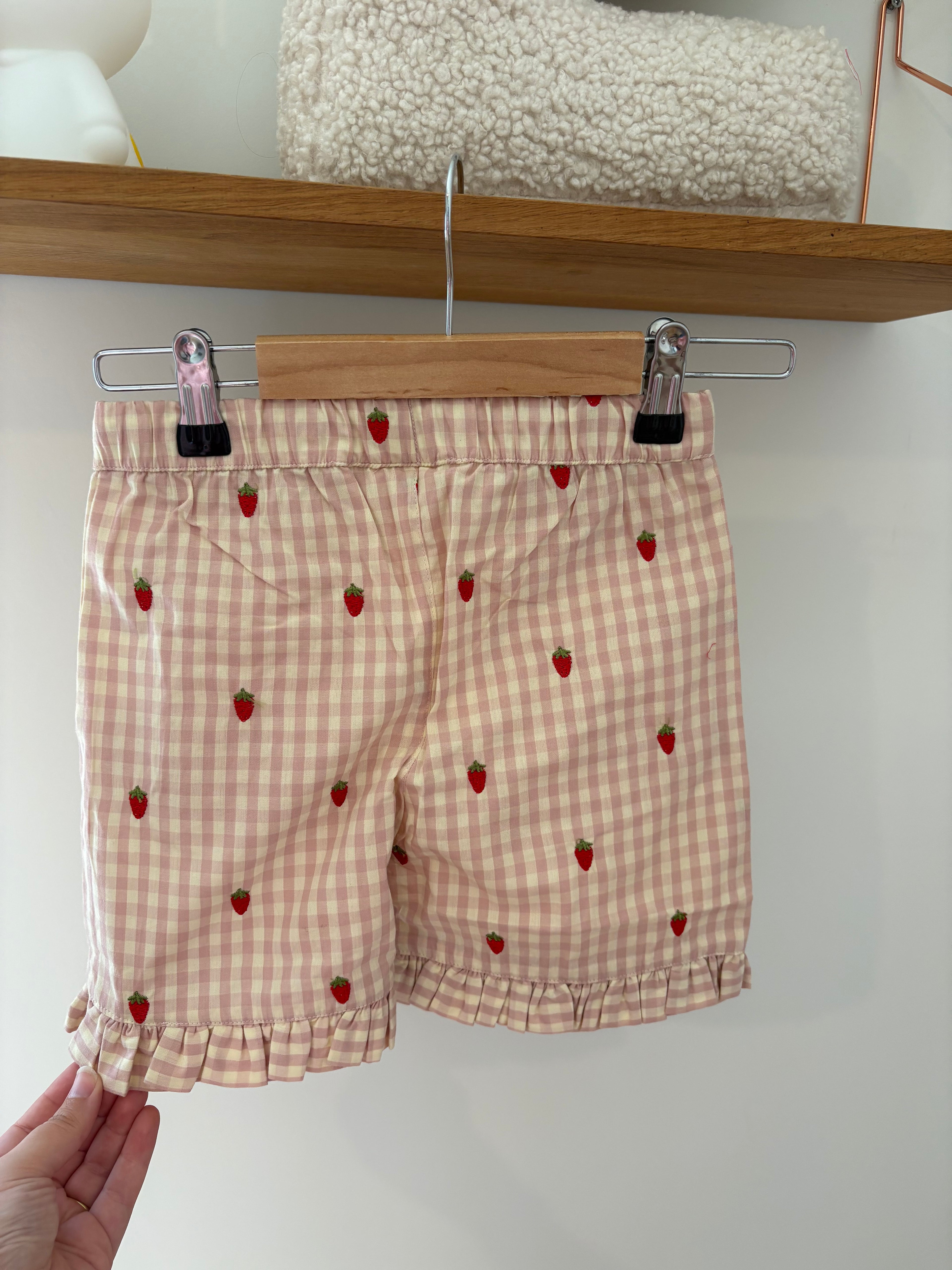 Floess - short met aardbeien - 116