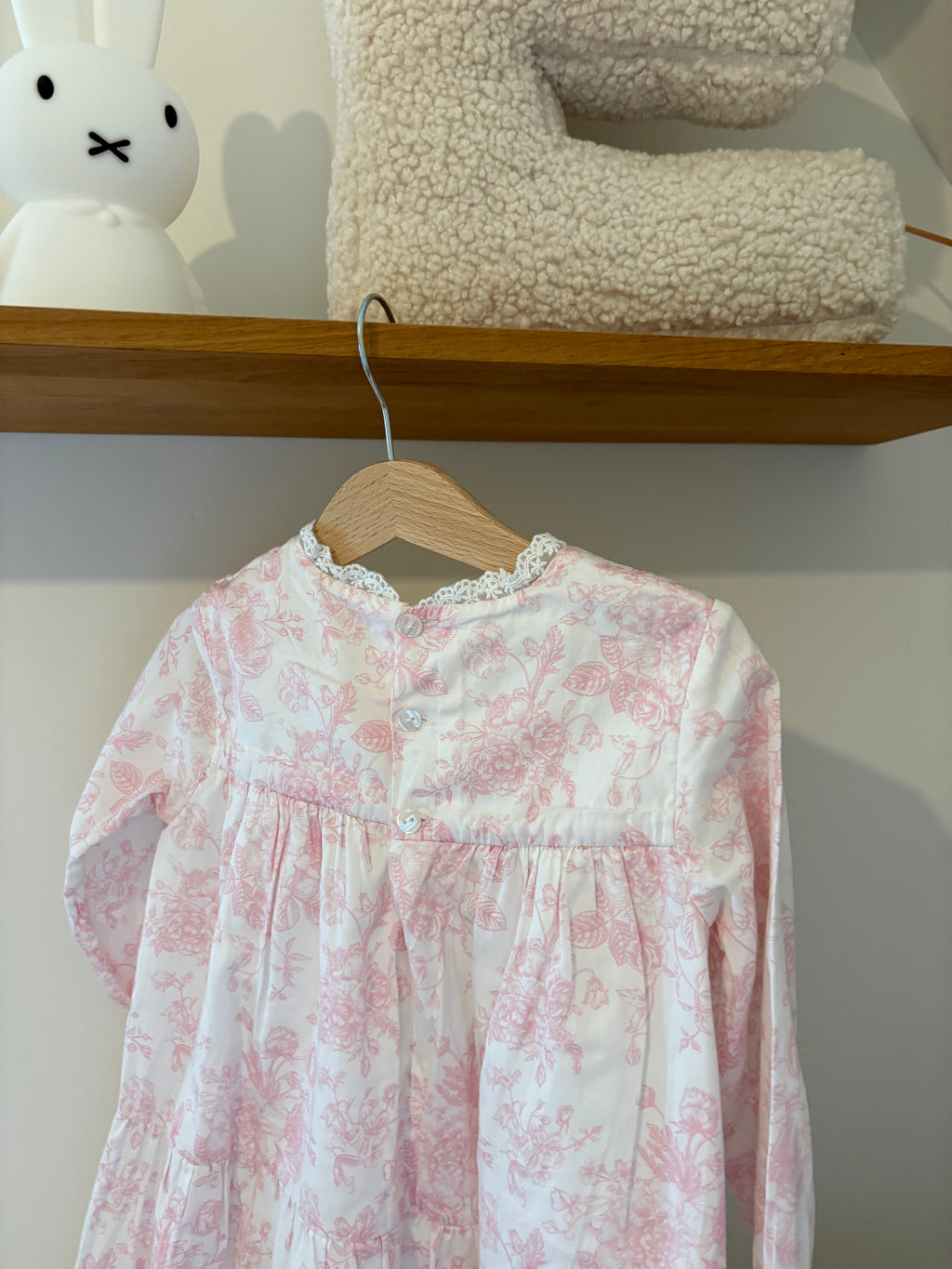 Love By Jackie - roze jurkje met broderie kraag - 4Y