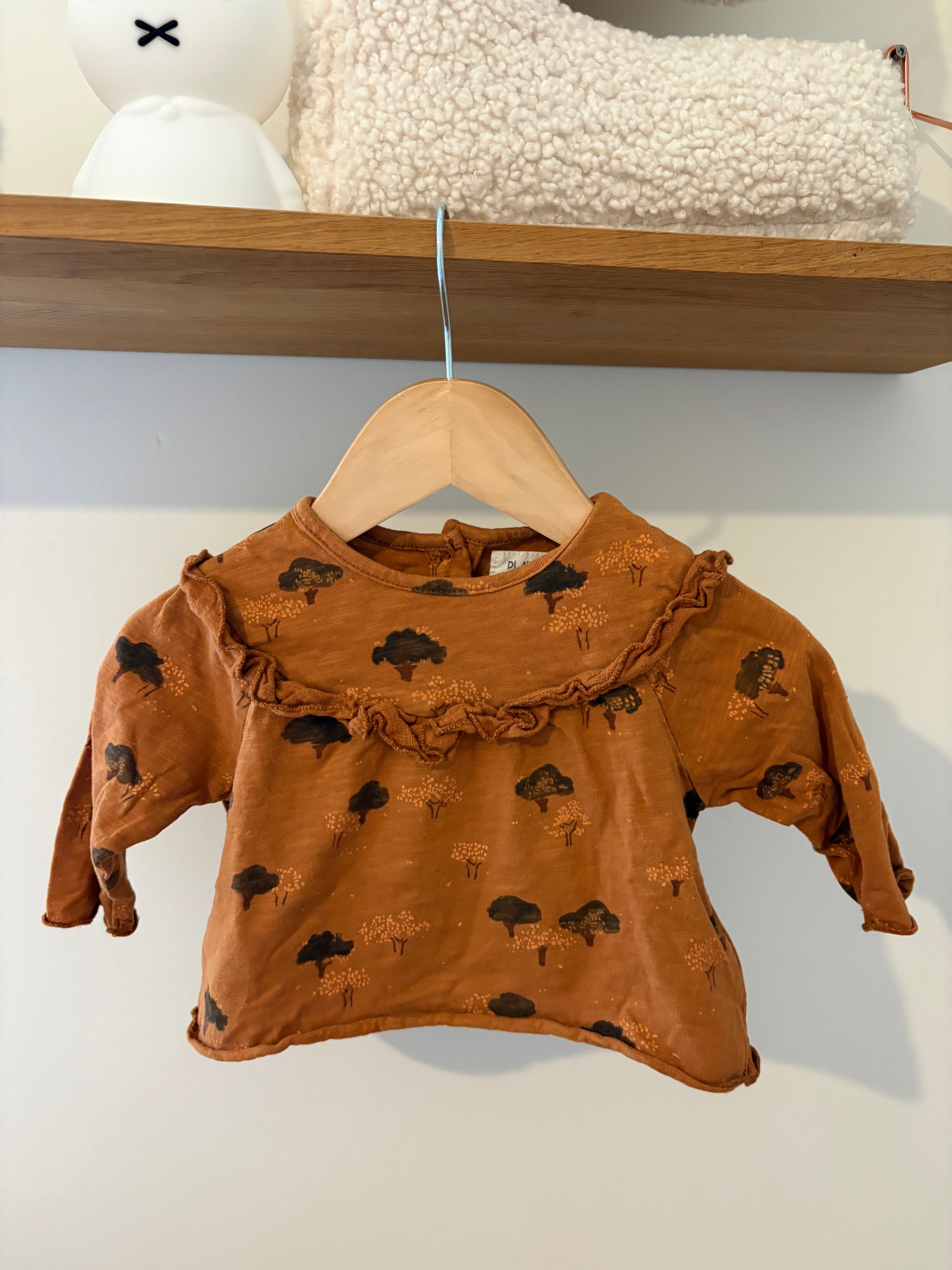 Play Up - oranje/oker truitje met print - 6M