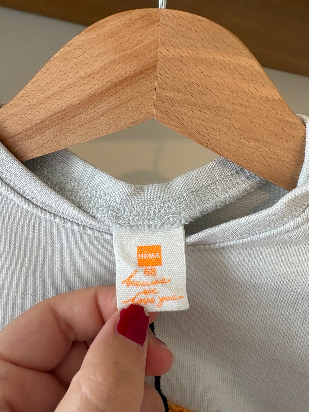Hema - truitje bij- 68
