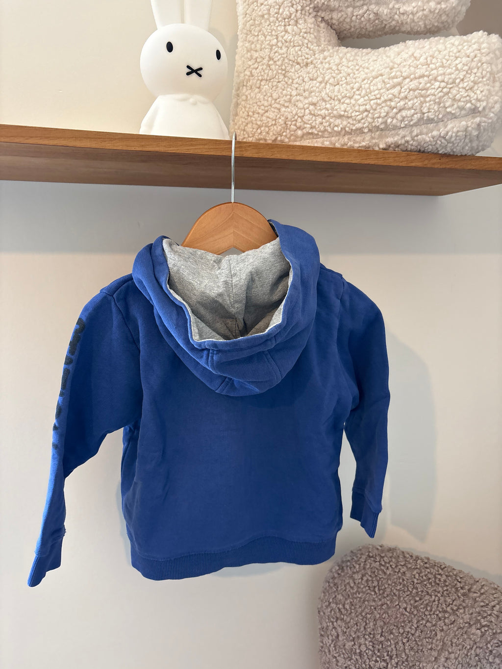 IKKS - blauwe trui met kap - 86