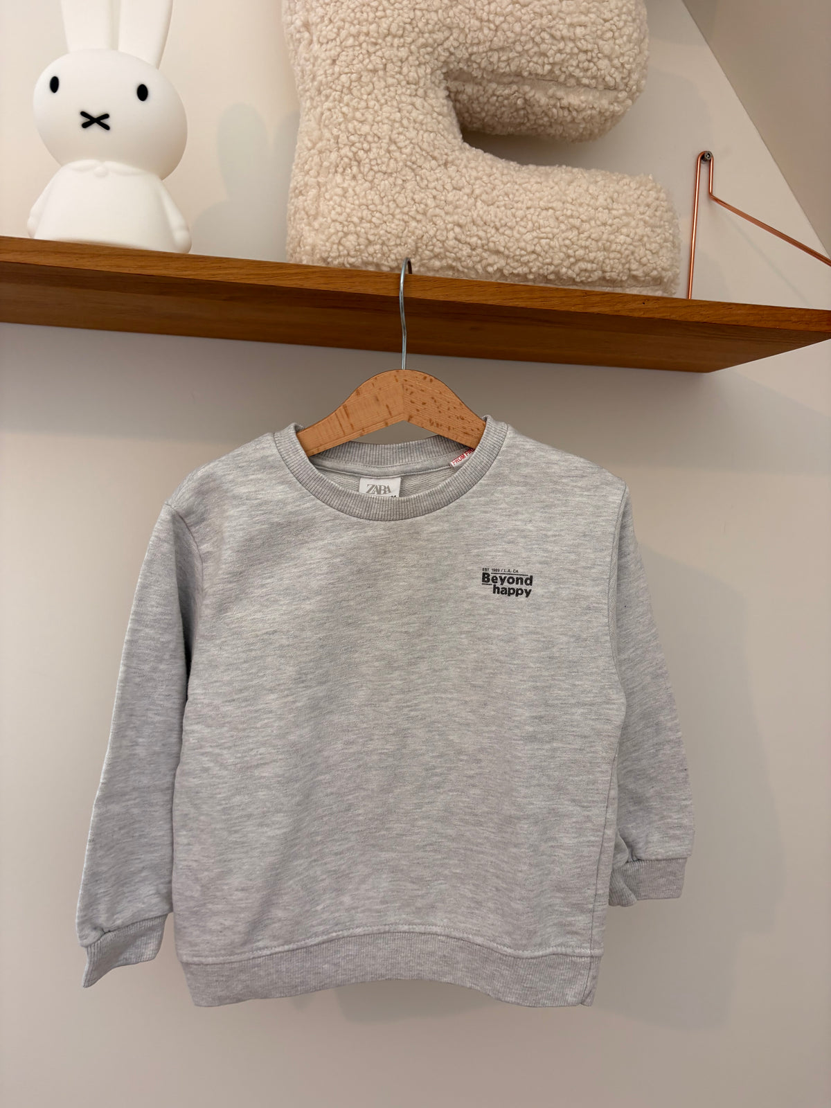 Zara - sweater Beyond Happy - 104