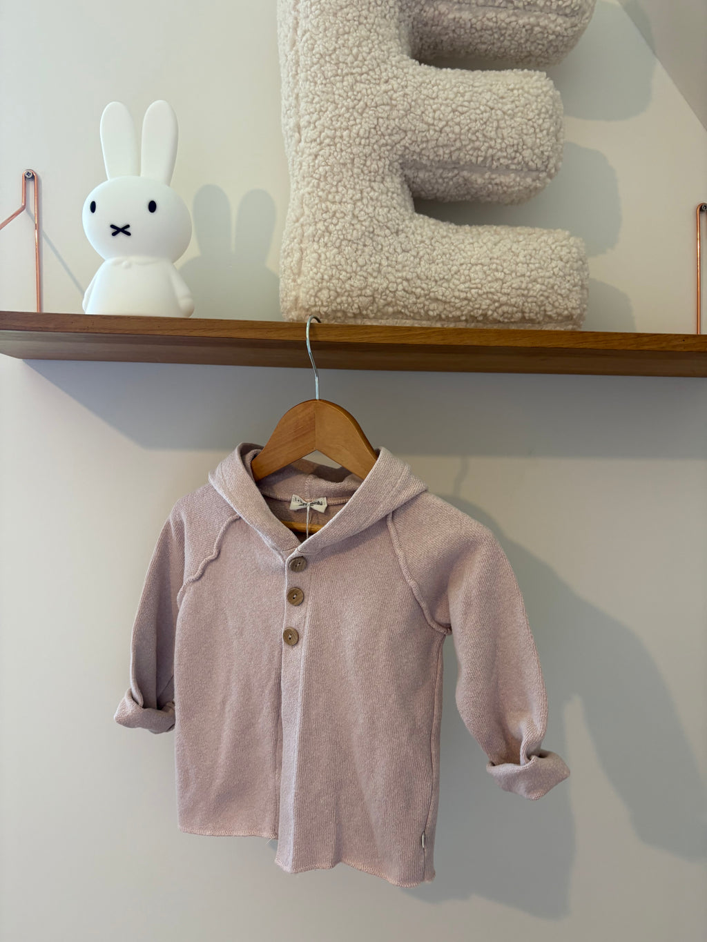 1+ In the family - roze truitje met kap - 2Y