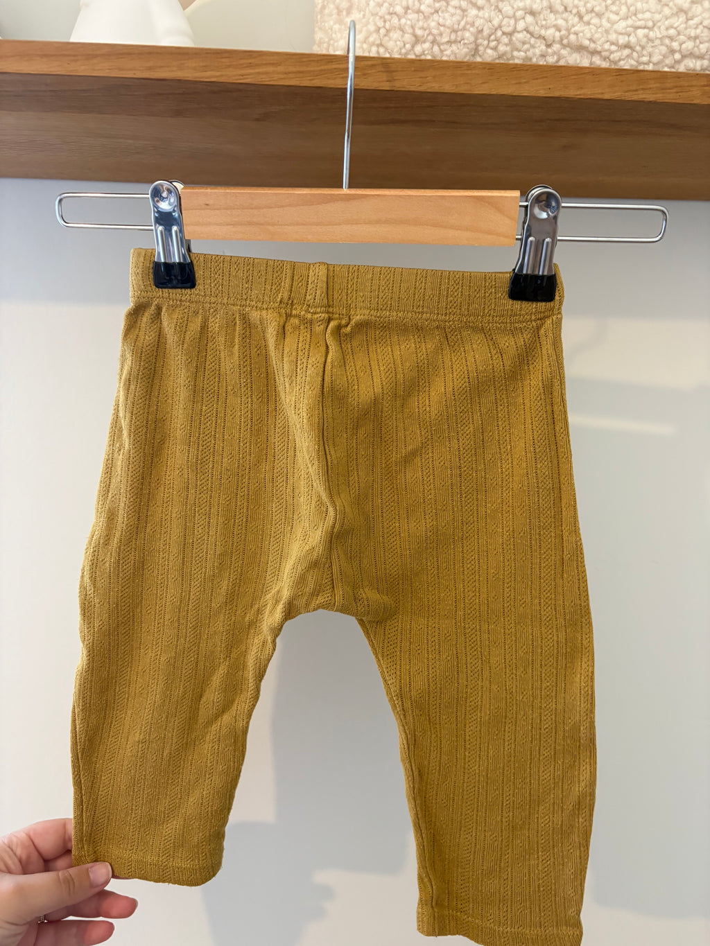 Lil Atelier - oker broekje - 80