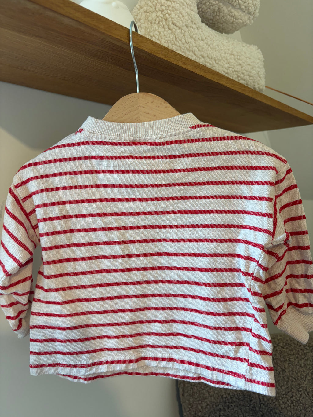 Hema - rood gestreept truitje (vlekje) - 74