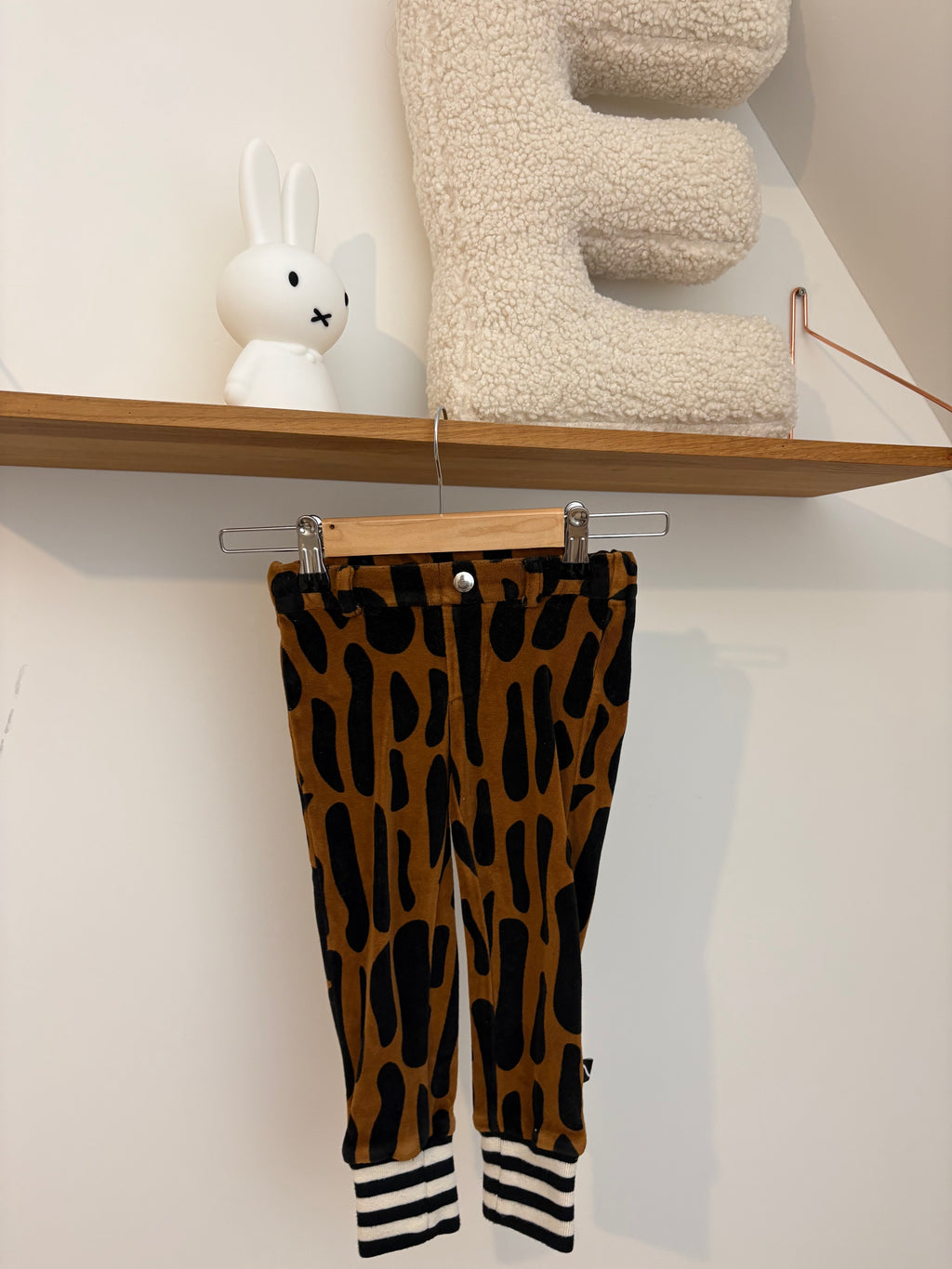 CarlijnQ - zachte broek girafprint - 86/92