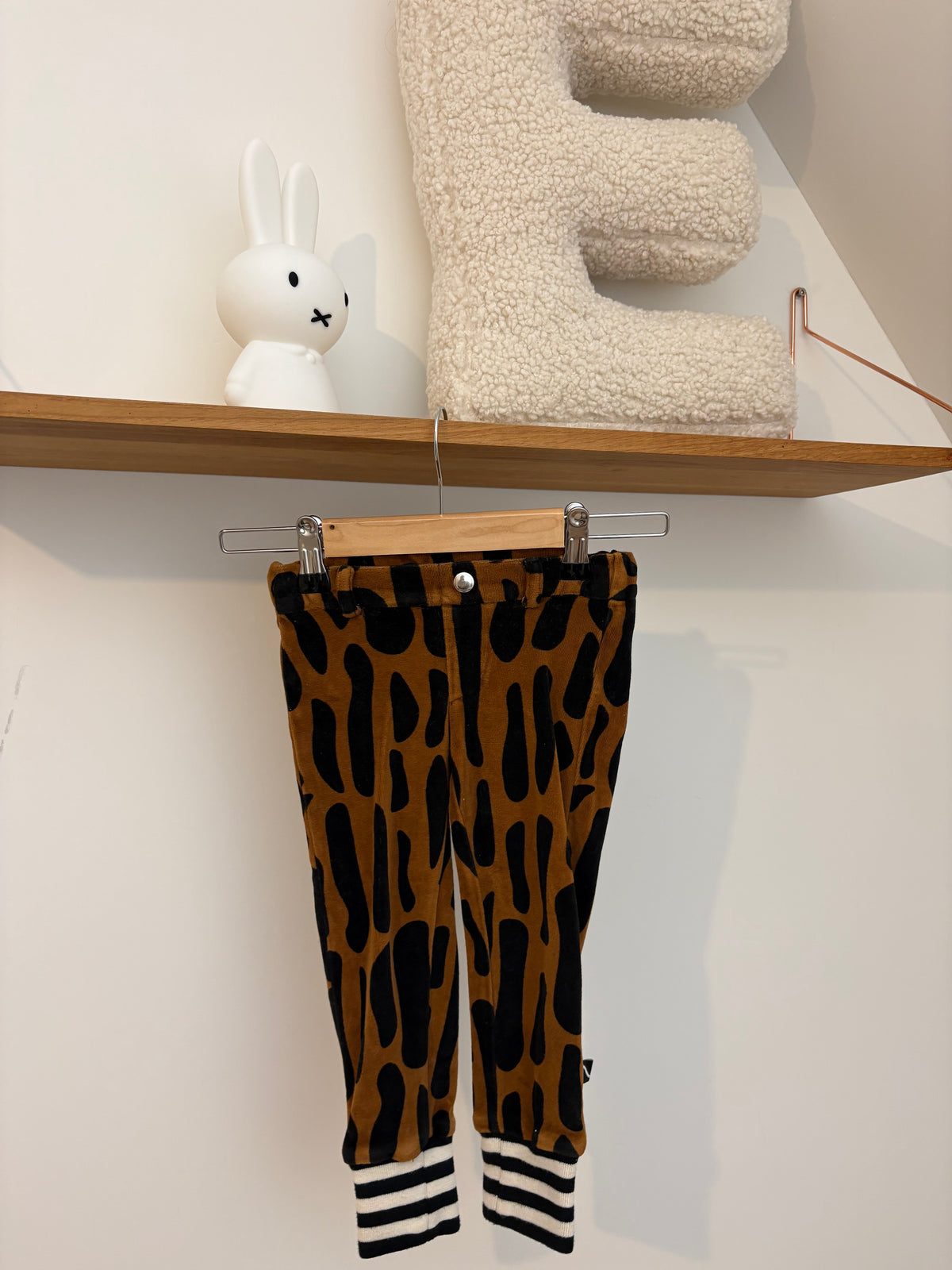 CarlijnQ - zachte broek girafprint - 86/92