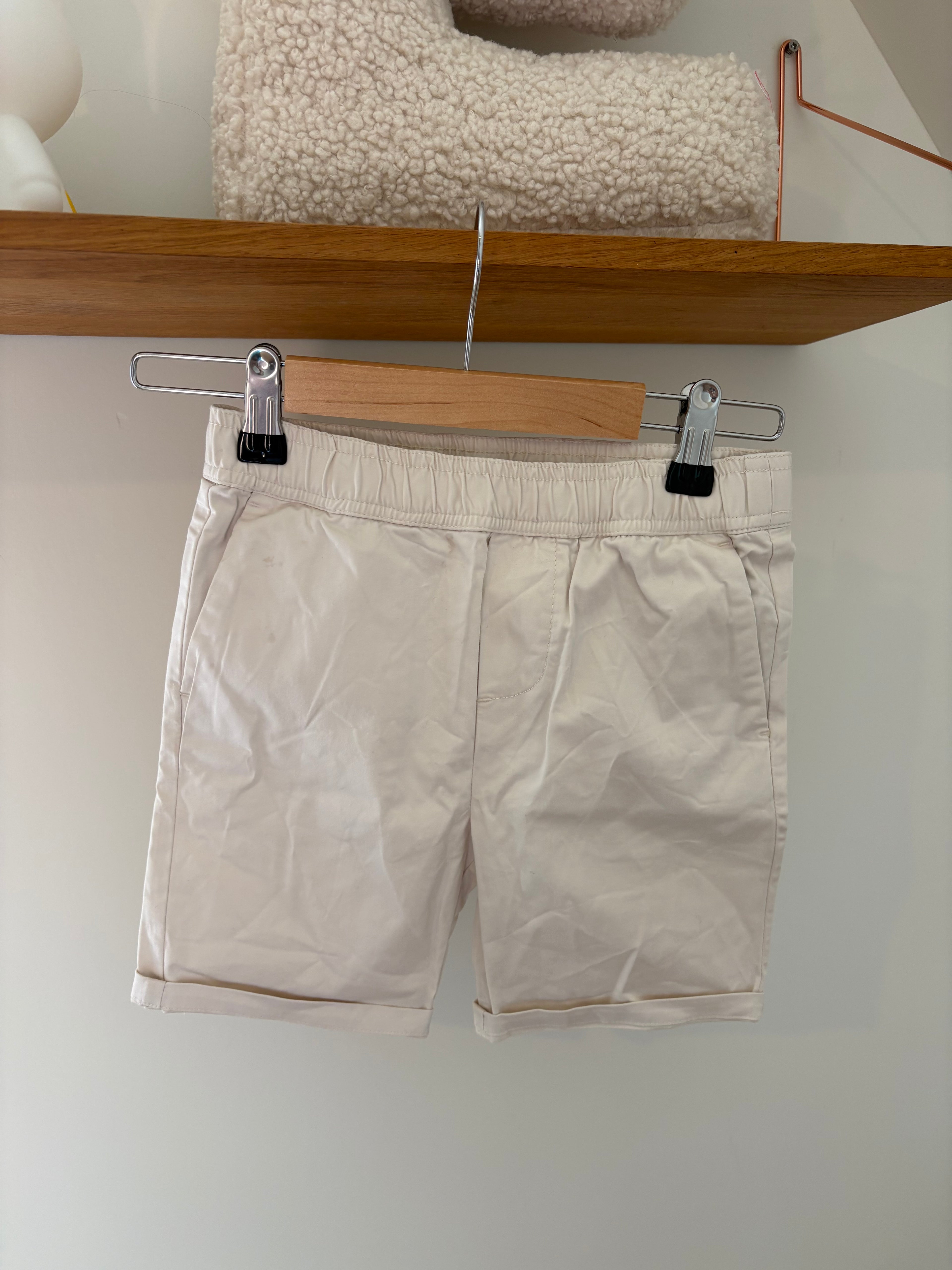 Jacadi - witte short - 116 (klein vlekje)