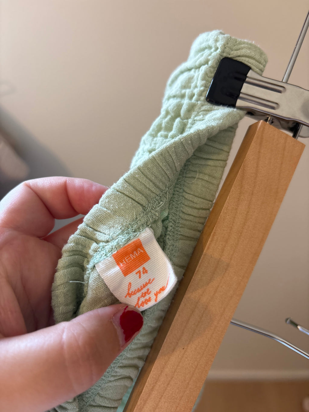 Hema - groen tetra shortje - 74