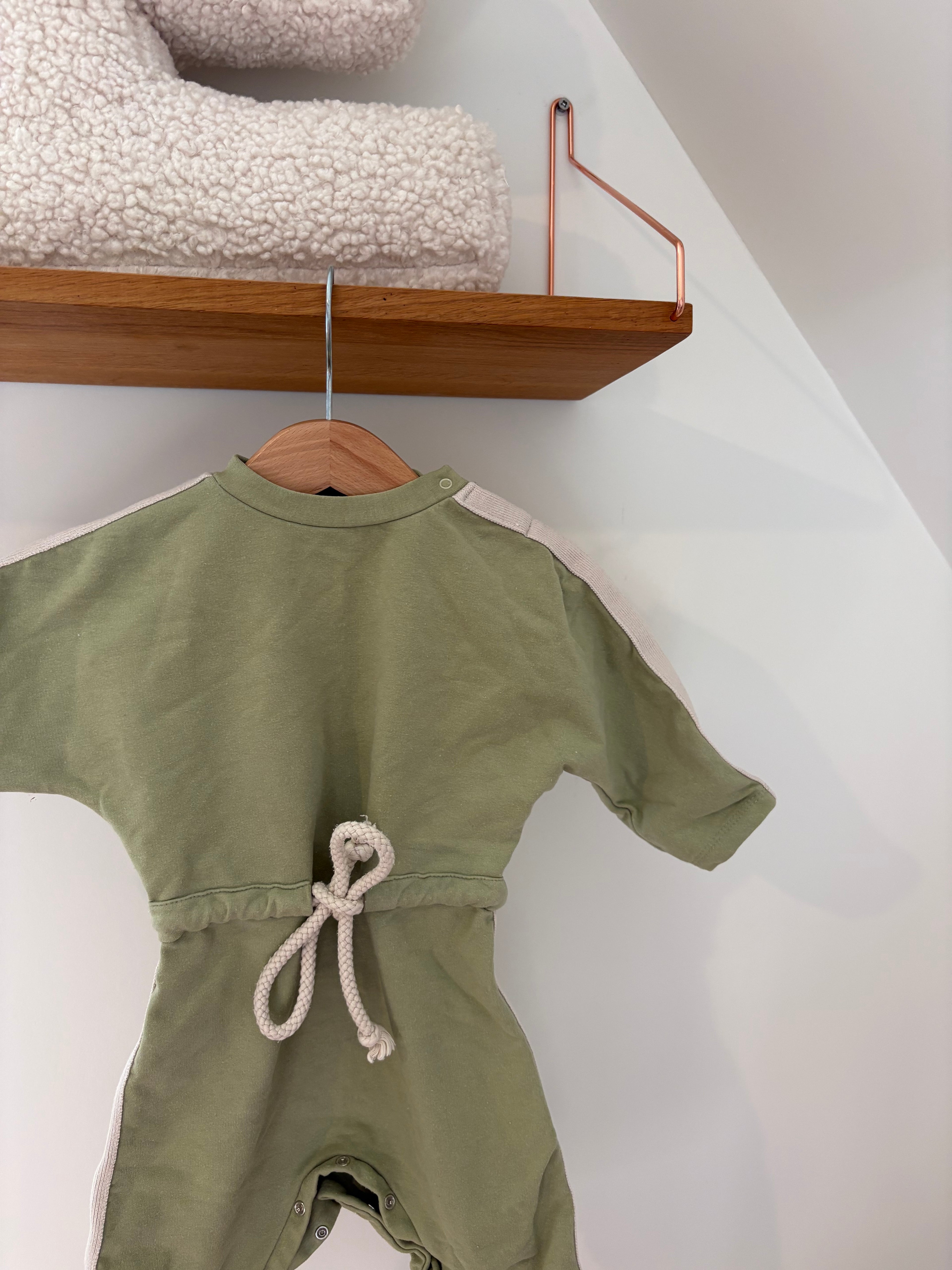 Bonnie & The Gang - groene jumpsuit - 3/6M