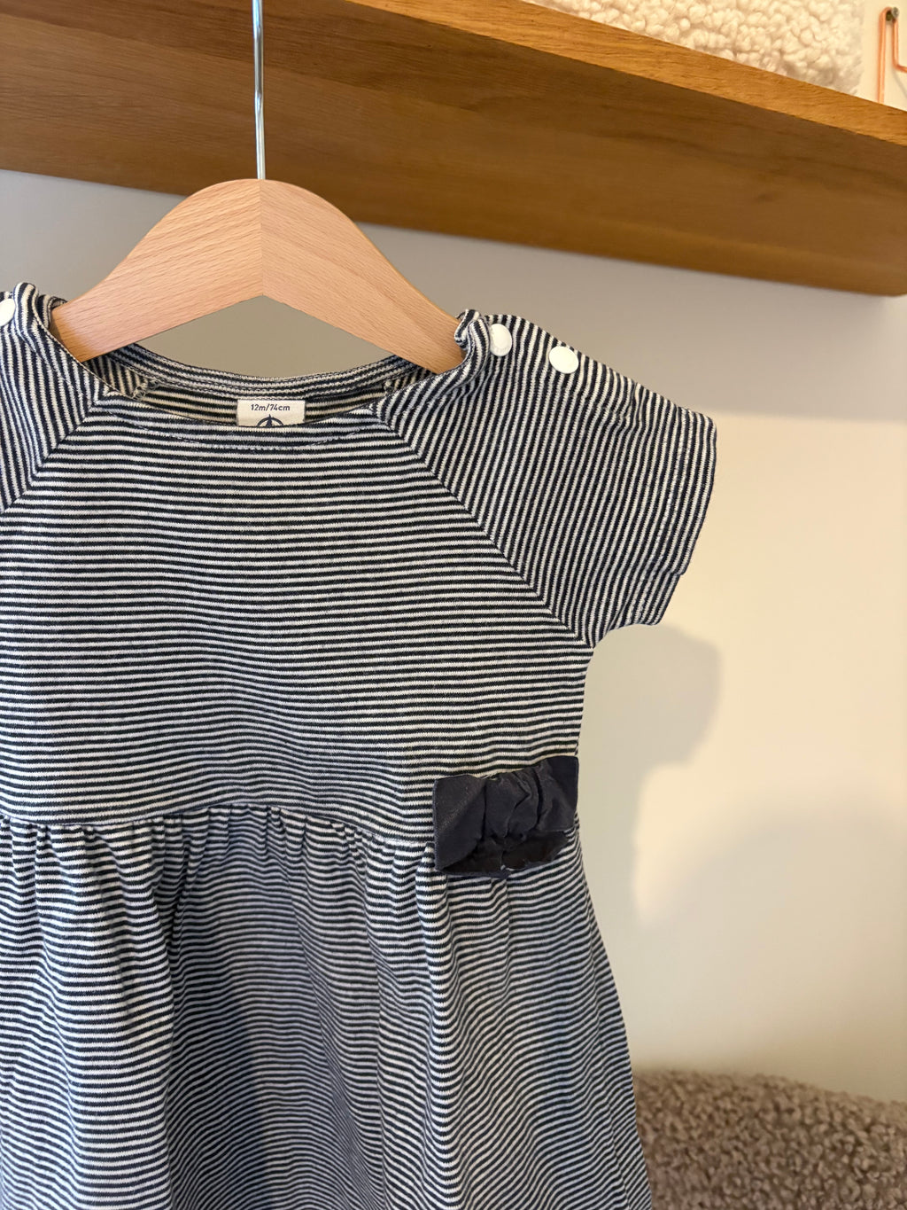 Petit Bateau - gestreept jurkje met strikje - 74