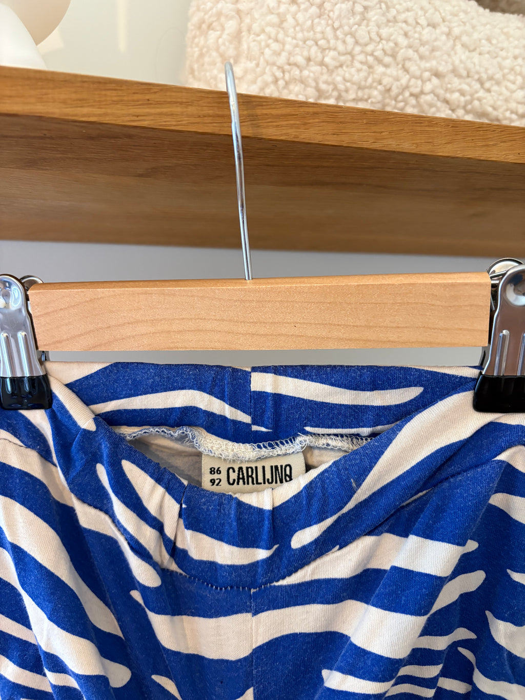 CarlijnQ- kortshortje blauwe strepen - 86/92