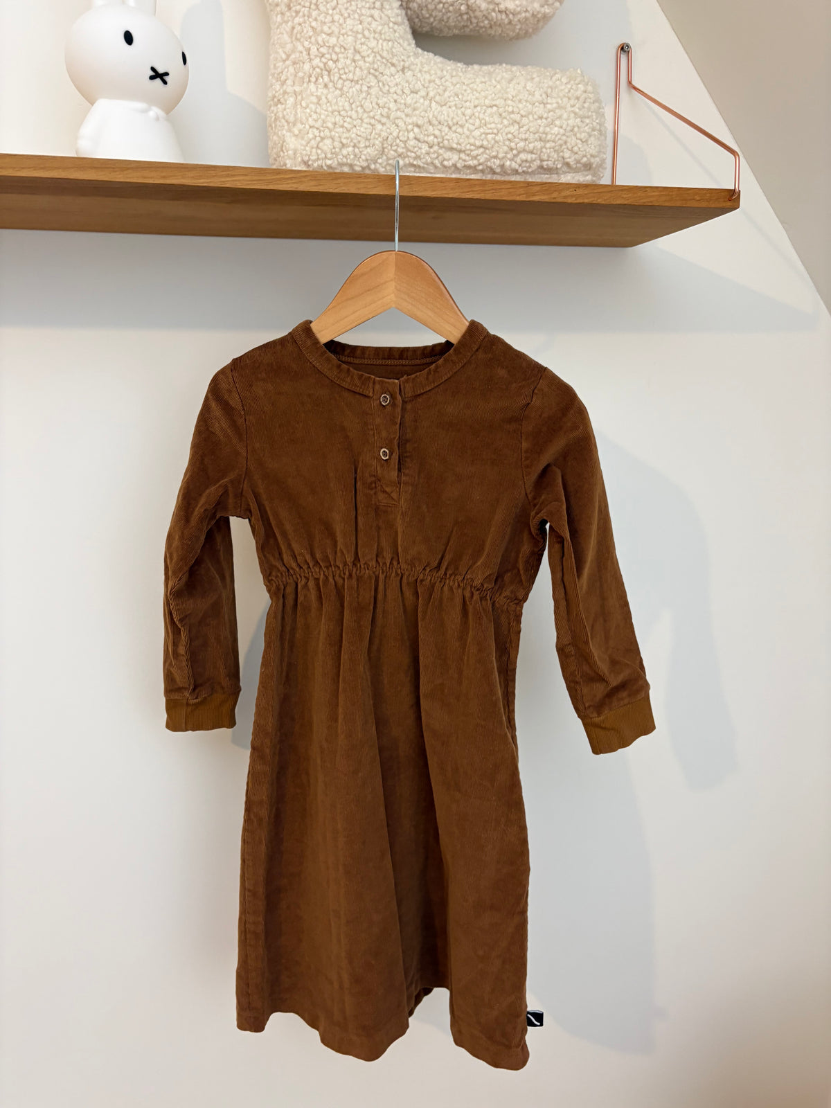 CarlijnQ - bruin corduroy jurkje lang - 4/6Y