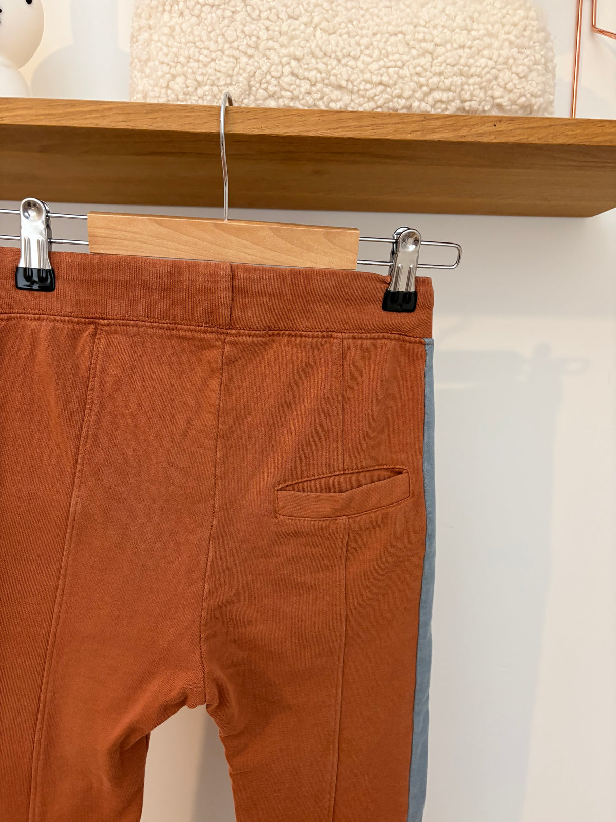 A Monday In Copenahgen - bruine broek - 8Y