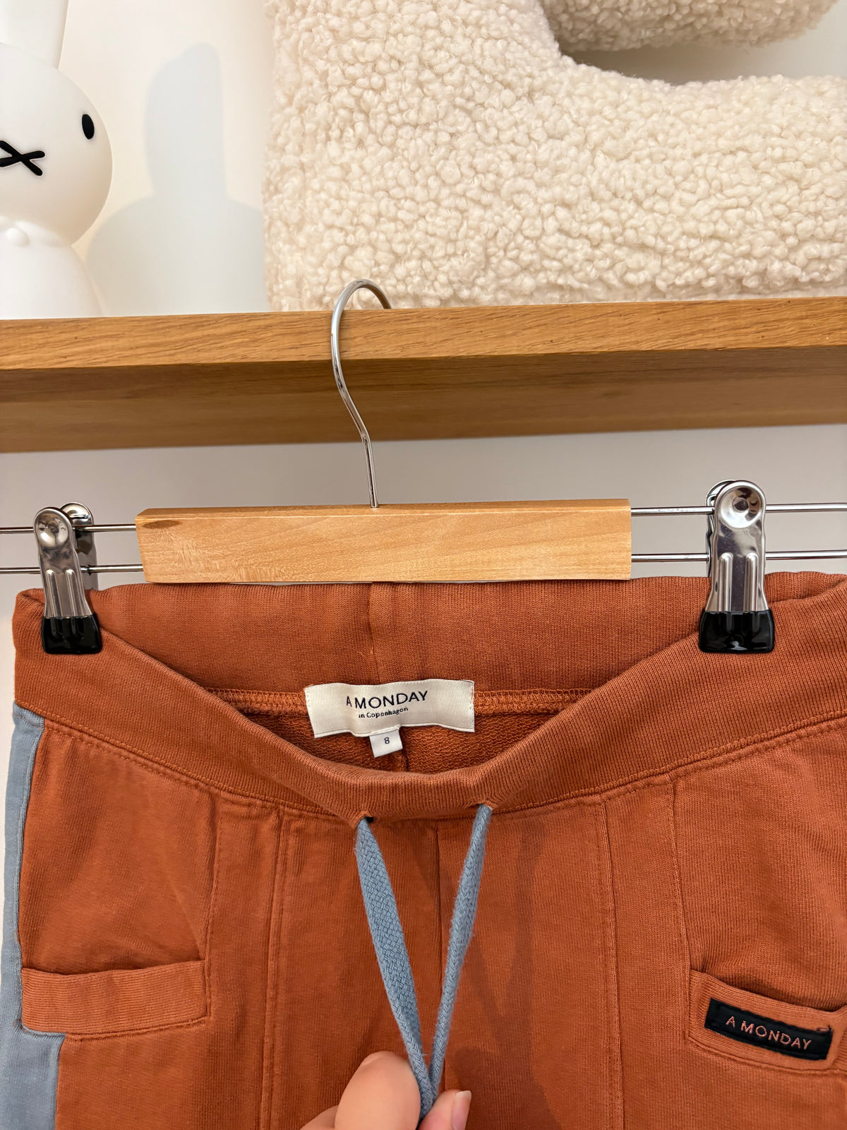 A Monday In Copenahgen - bruine broek - 8Y