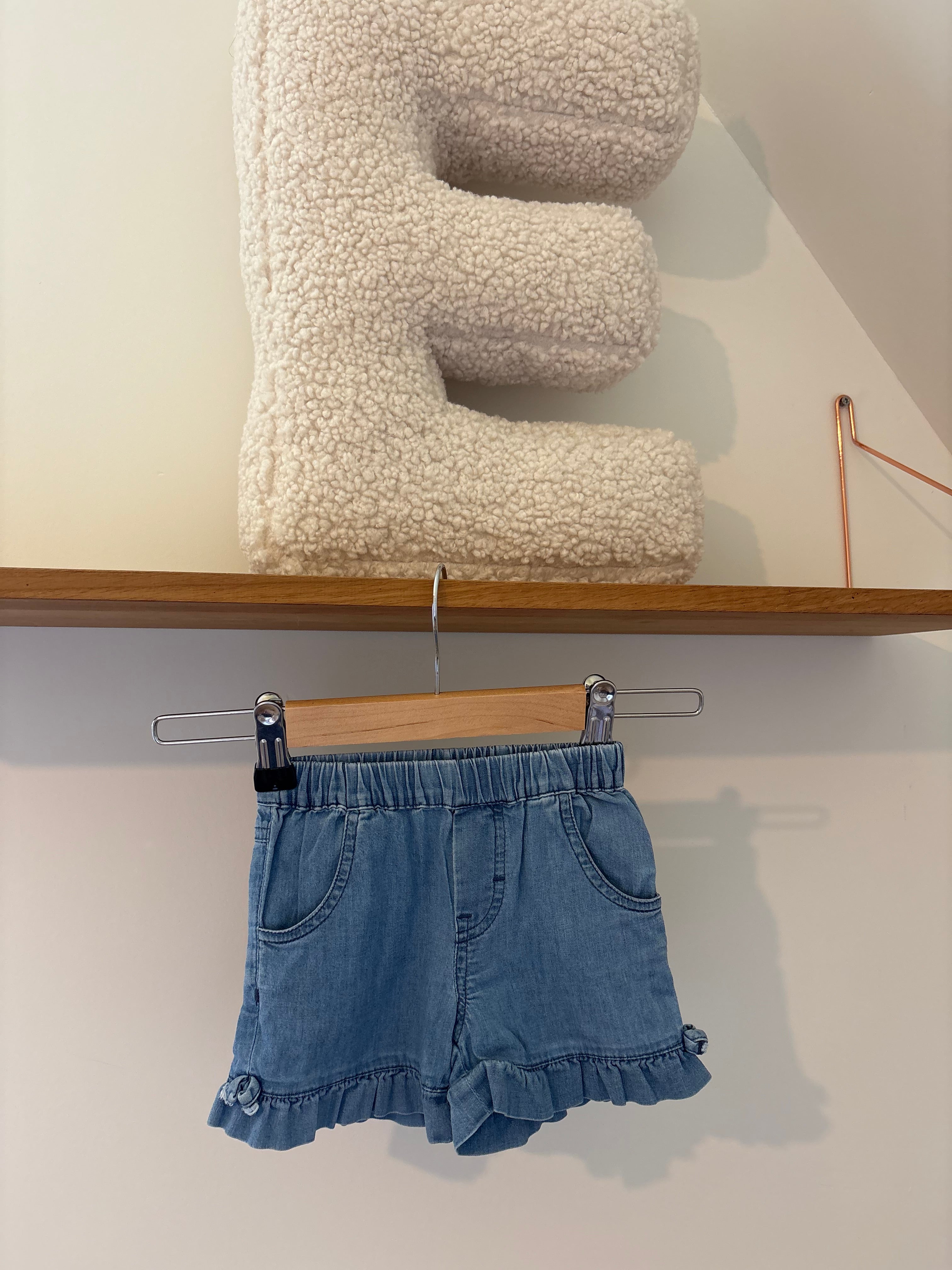 Gymp - blauw denim shortje - 74
