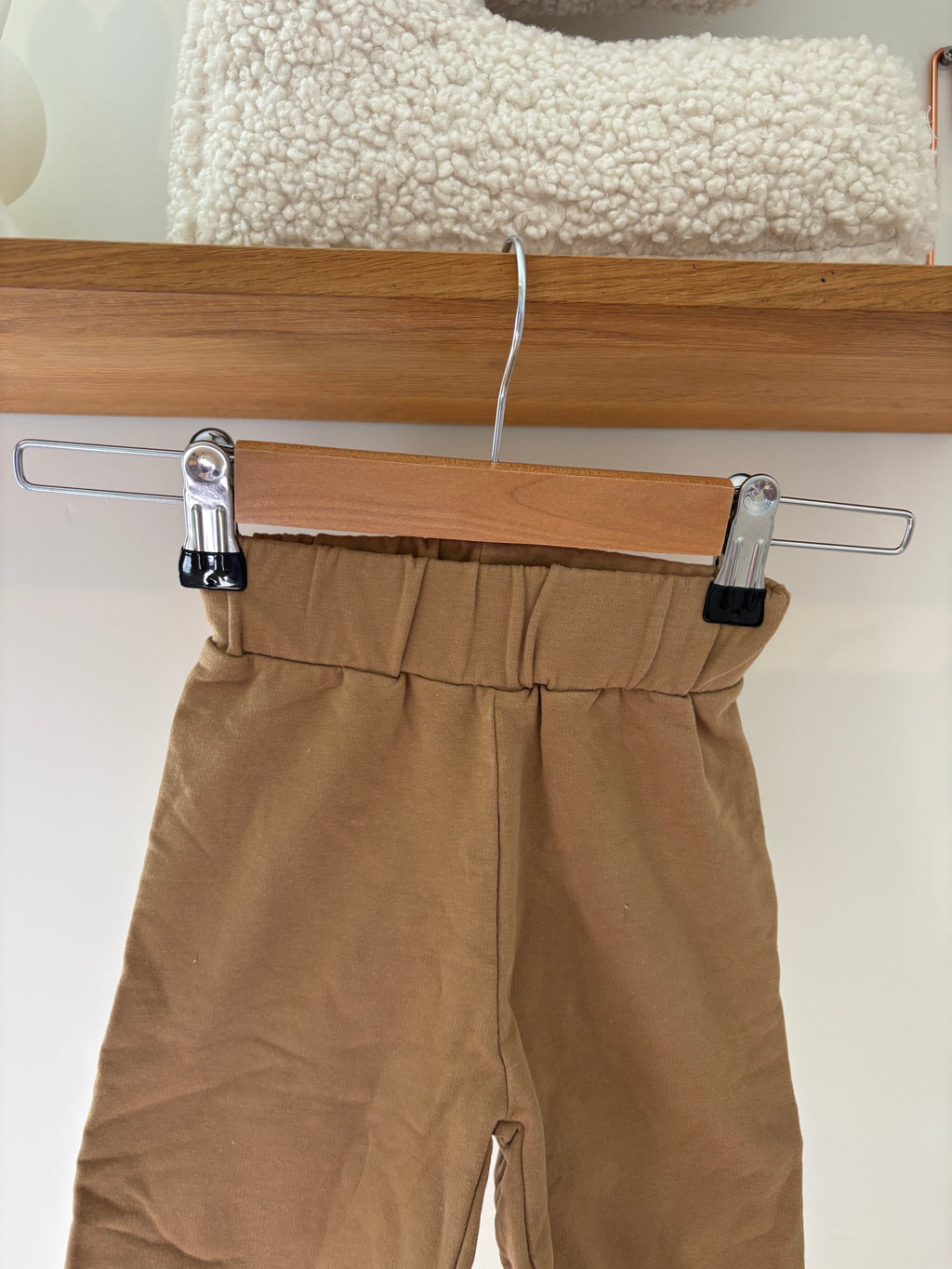 The Simple Folk - bruin shortje - 3/6M