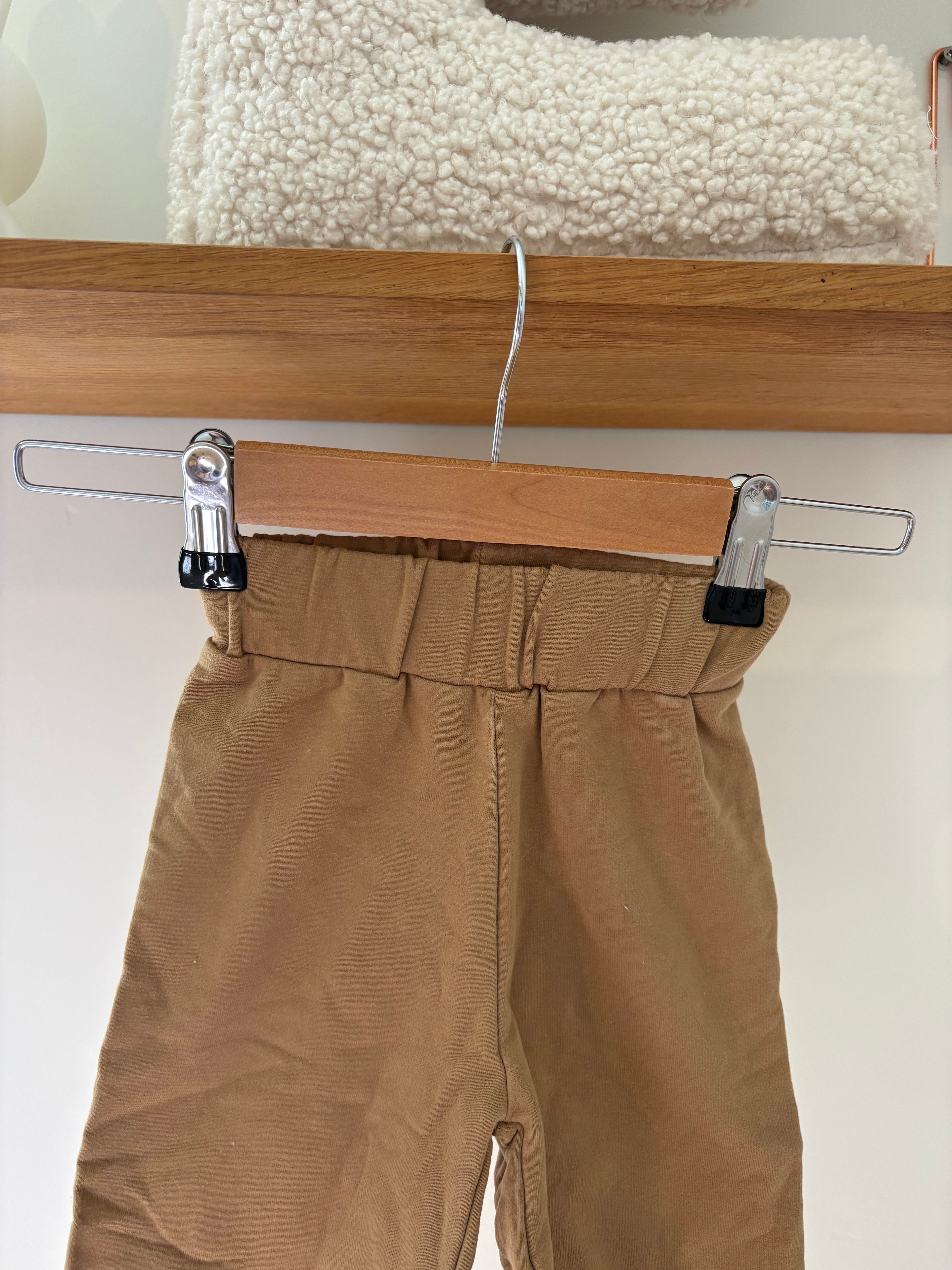 The Simple Folk - bruin shortje - 3/6M
