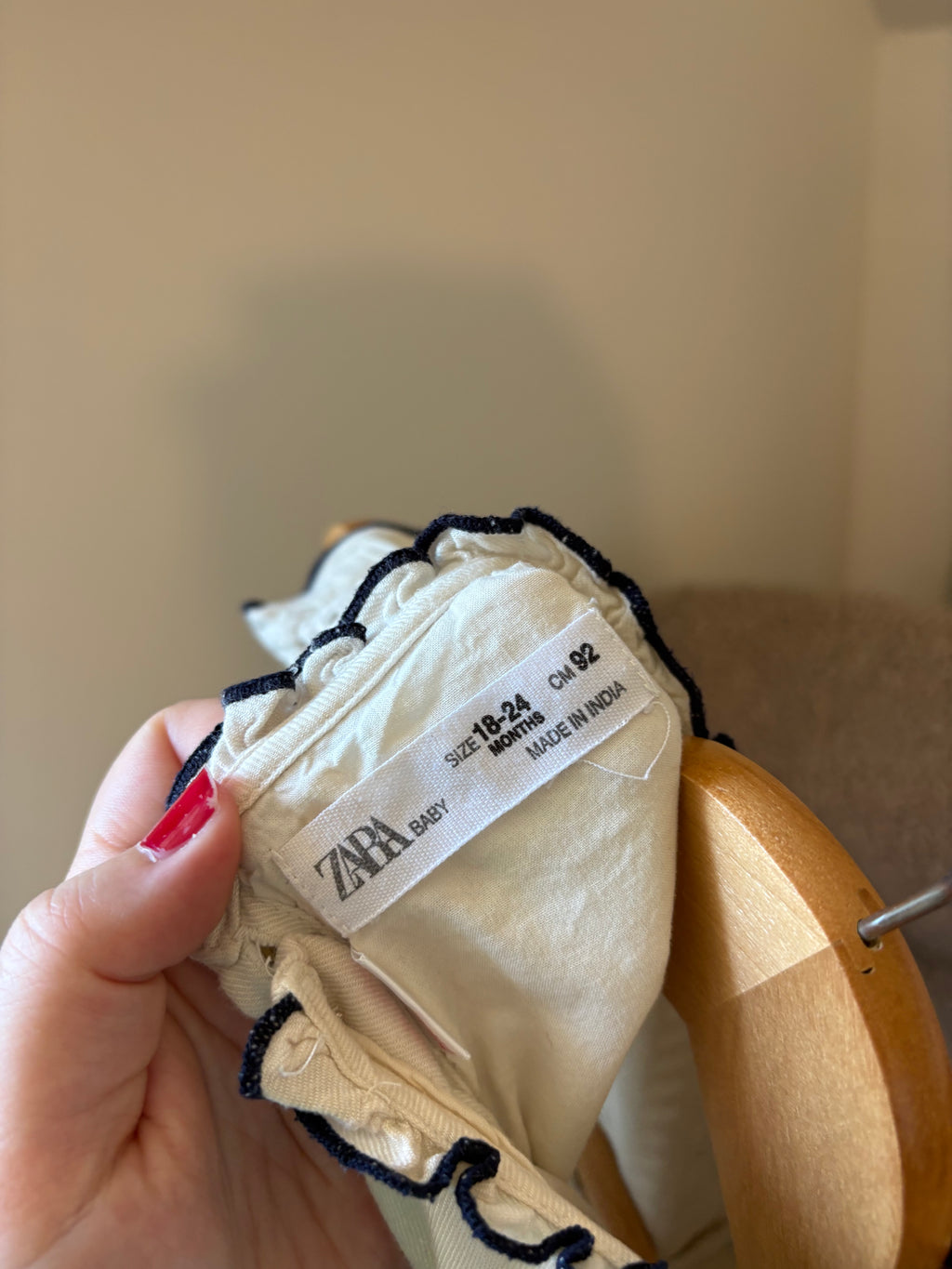 Zara - jurkje wit/blauw met broderie - 2Y