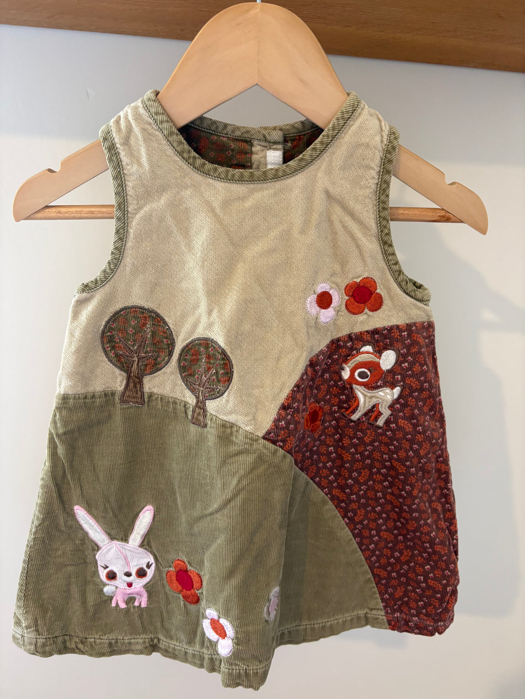 H&M - groen jurkje met dieren - 68