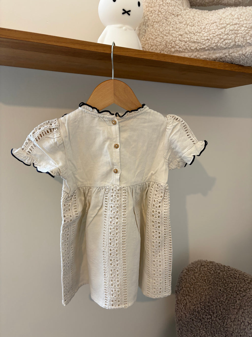 Zara - jurkje wit/blauw met broderie - 2Y