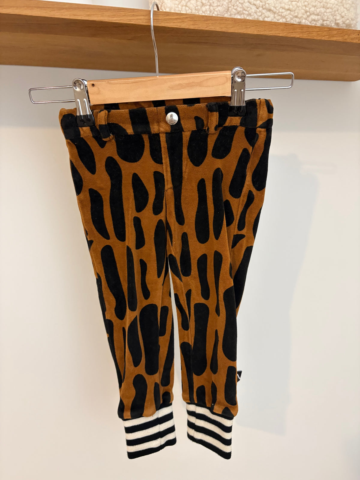 CarlijnQ - zachte broek girafprint - 86/92