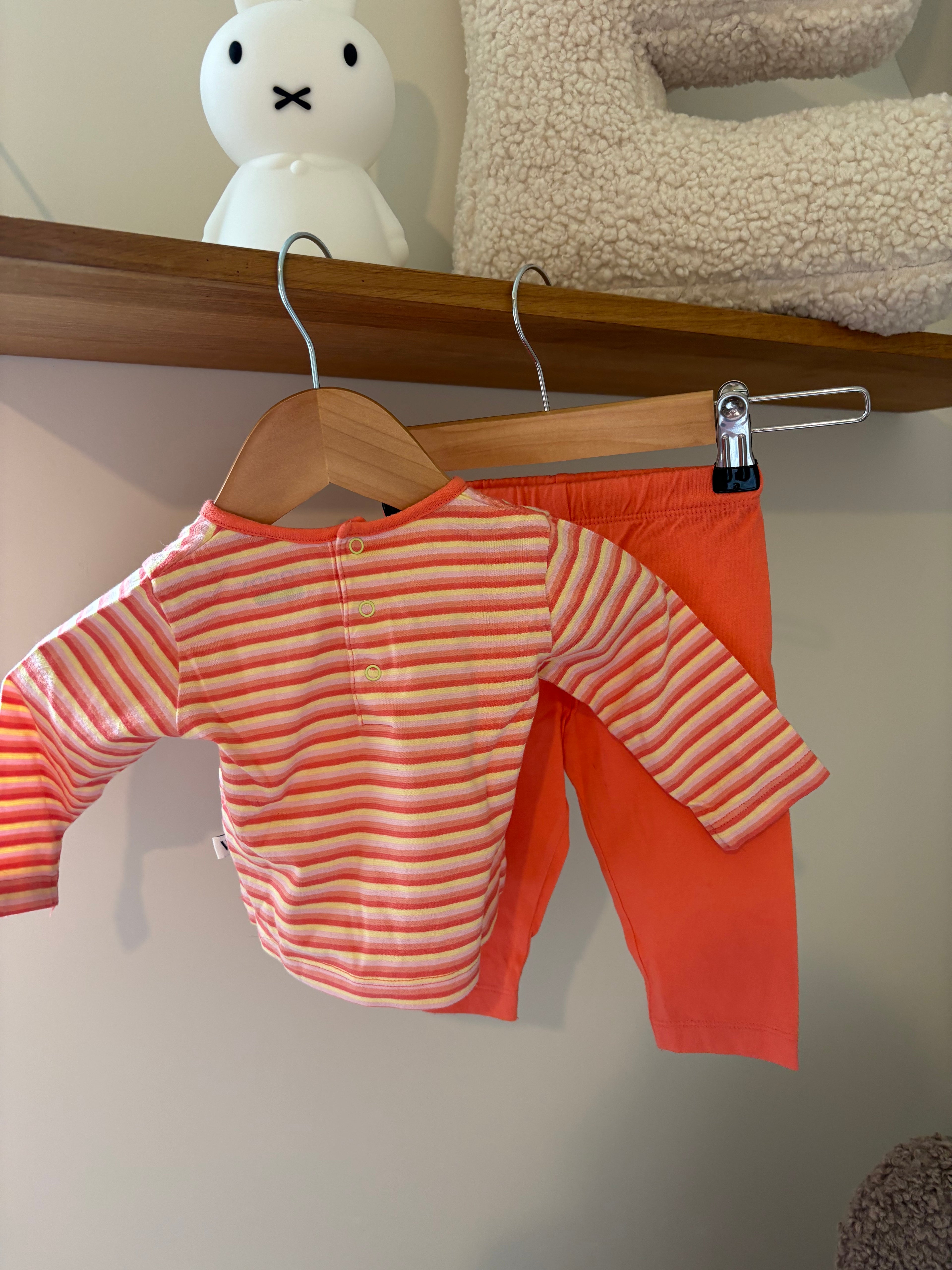 Woody - pyjama setje oranje - 3M