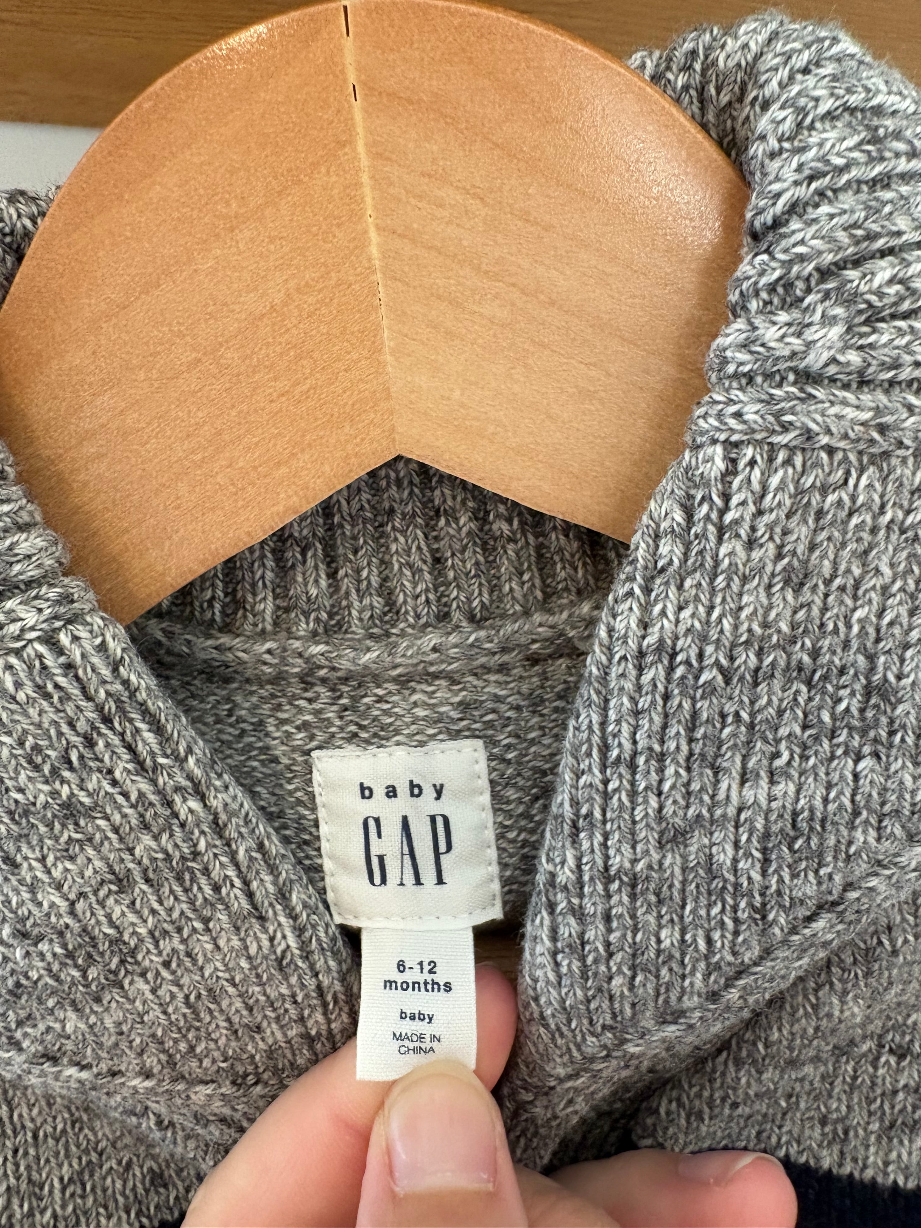 GAP - grijze sweater strepen - 6/12M