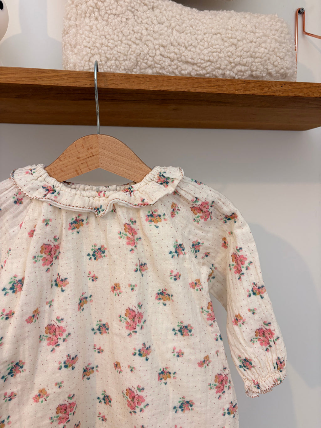 Bonton - jurkje bloemen - 18M (klein vlekje)