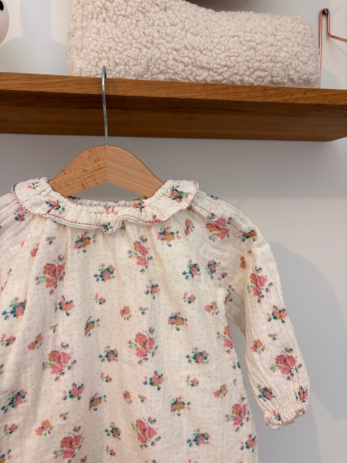 Bonton - jurkje bloemen - 18M (klein vlekje)