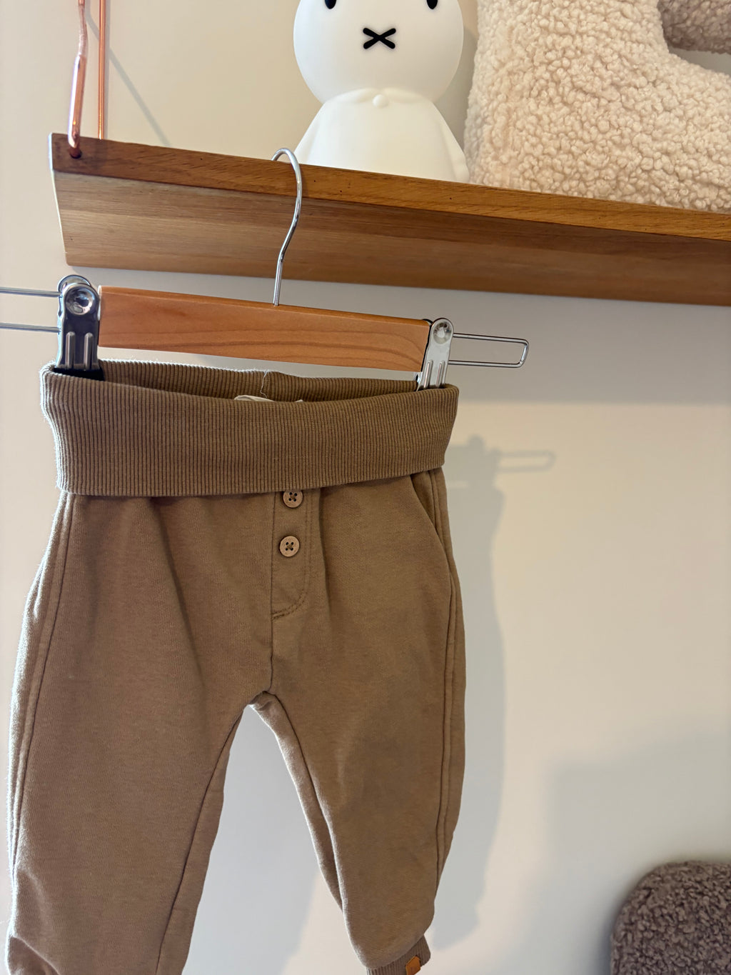 Lil Aterlier - beige broekje - 74